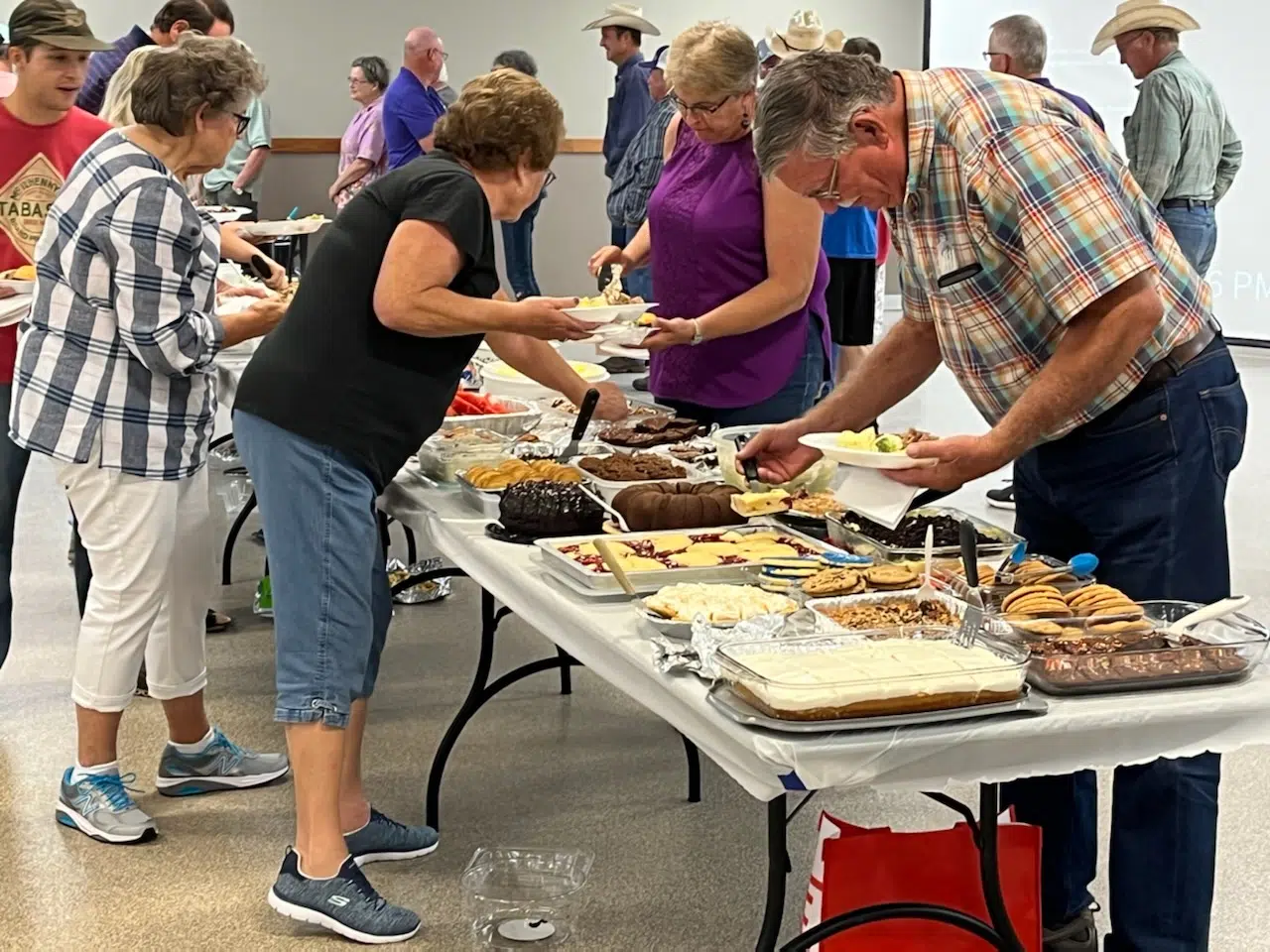 Friends of 4H Dinner kicks off Lyon County Fair