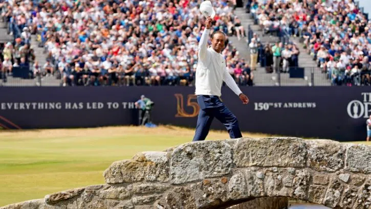 Tiger out, Smith takes lead in day two of the British Open