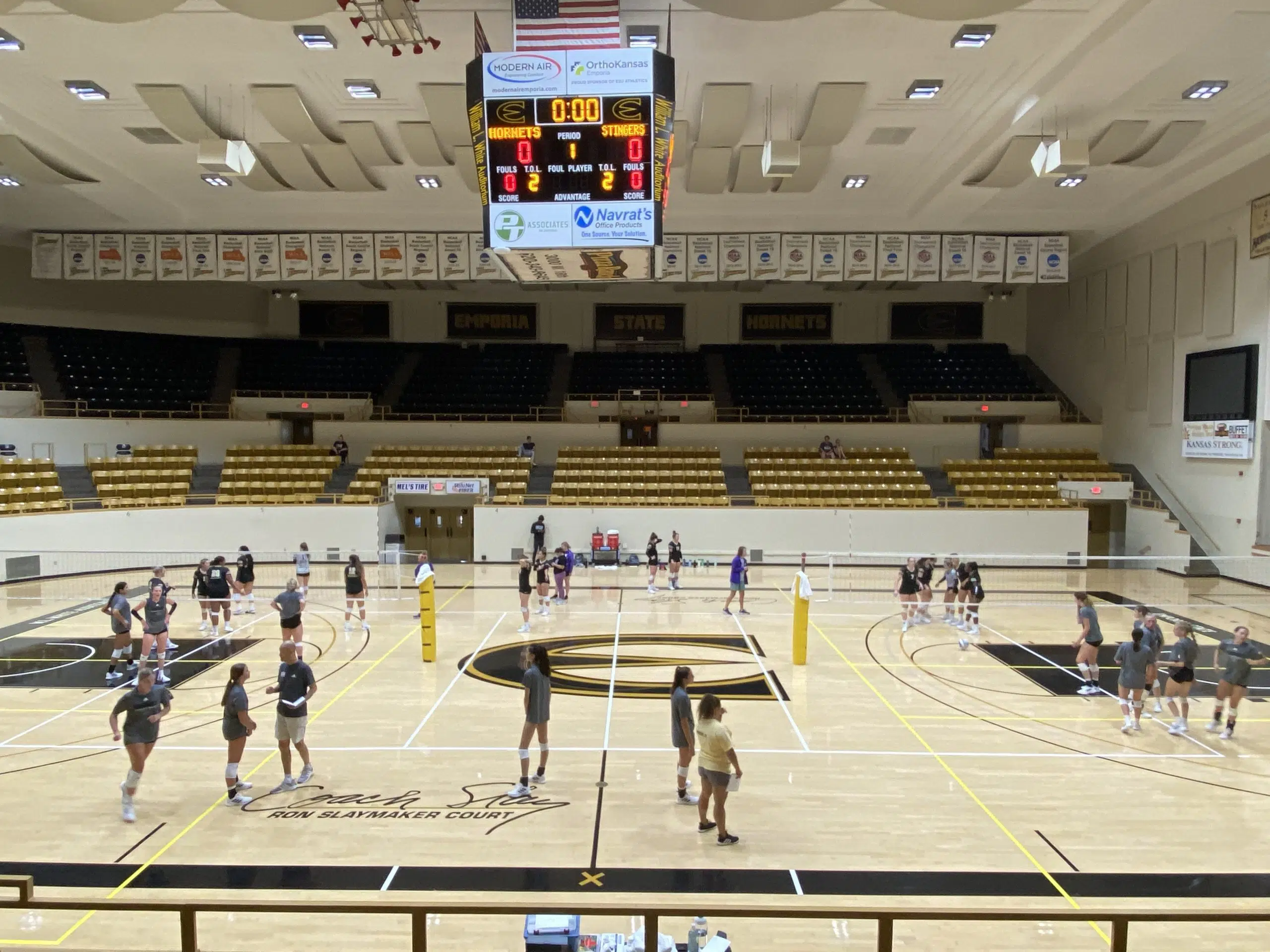 Emporia State volleyball holds scrimmage with Butler Community College