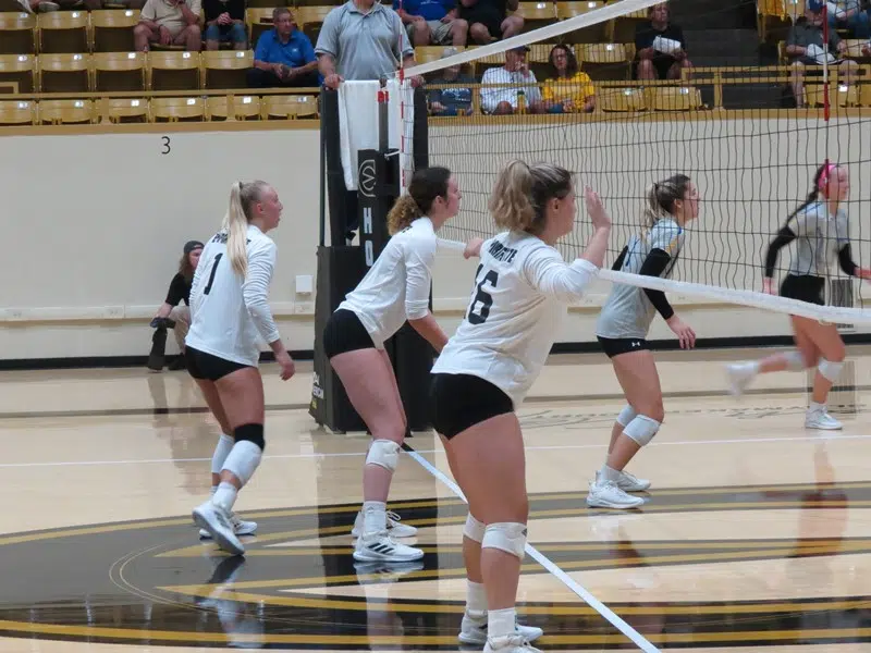 Emporia State volleyball team loses to Missouri Southern in 5 sets