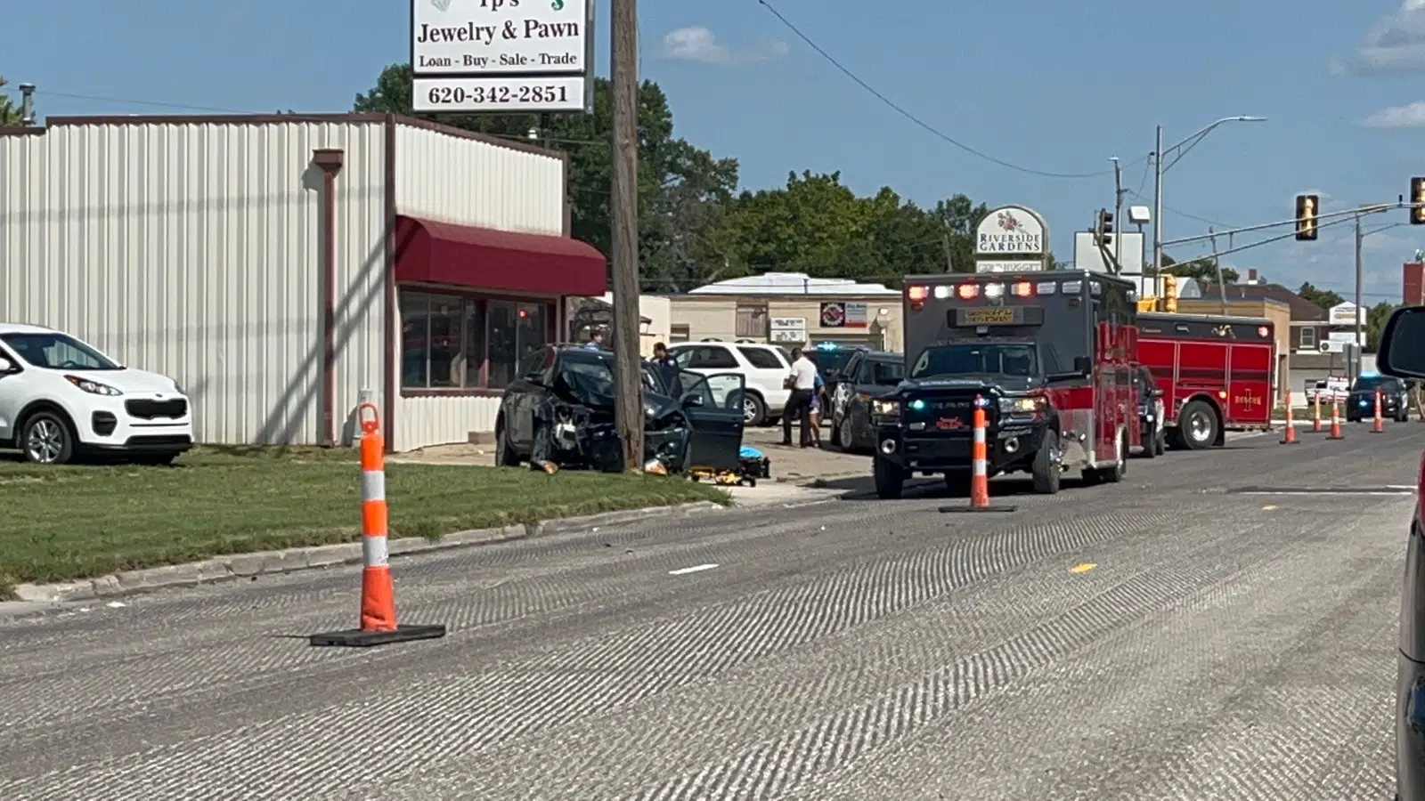 Medical issue apparently at root of three-vehicle wreck near Emporia's Sixth and Rural