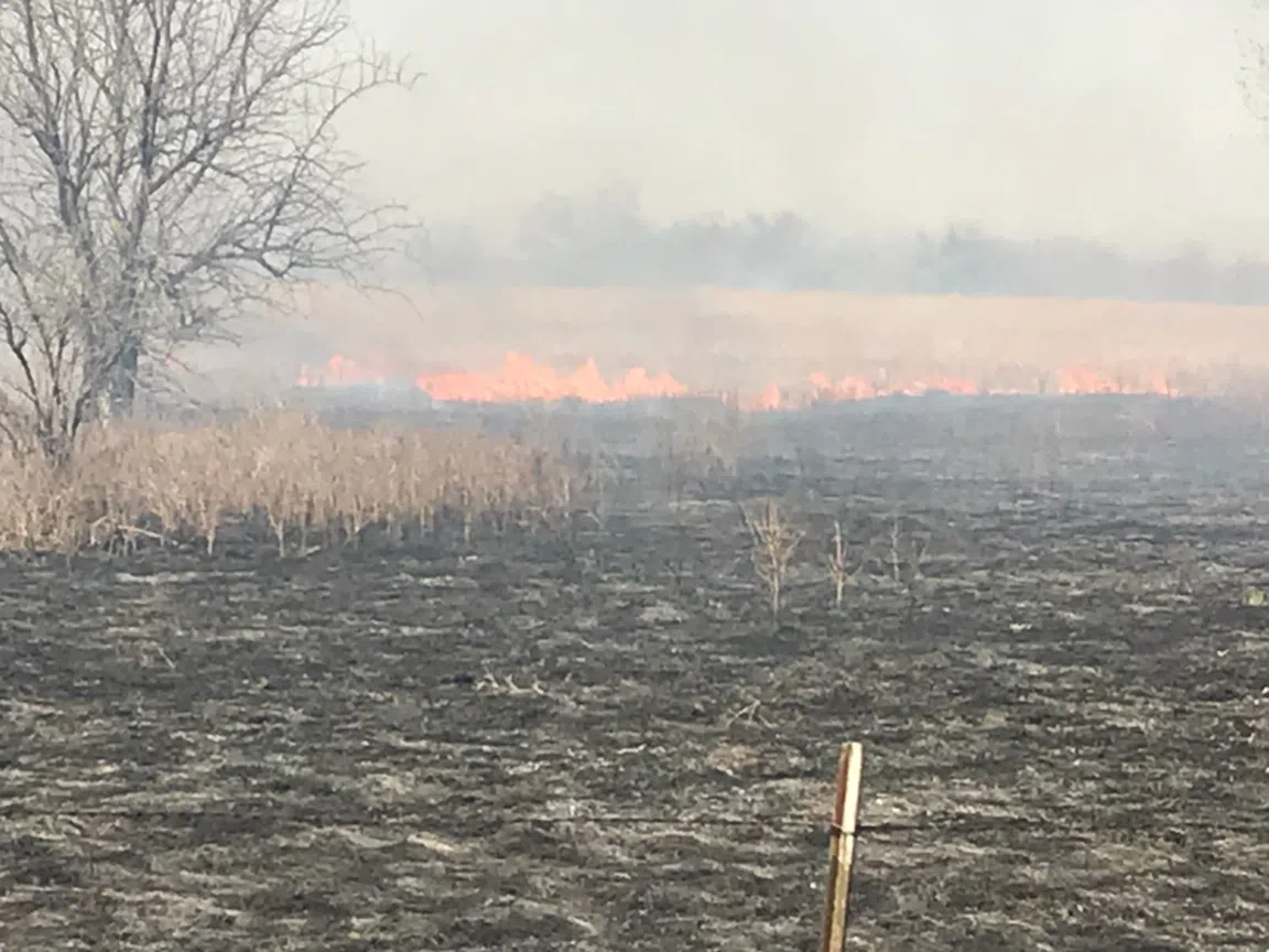 INTERSTATE 35 BRUSH FIRES: House and nearby outbuildings saved, fire ...