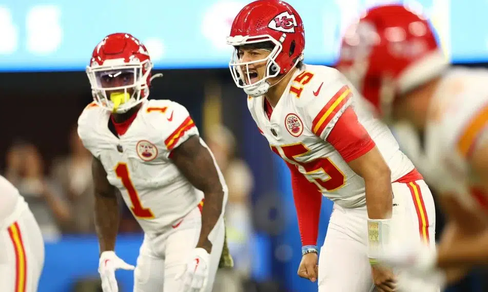 Kansas City Chiefs secure number 1 seed for playoffs with win over Raiders