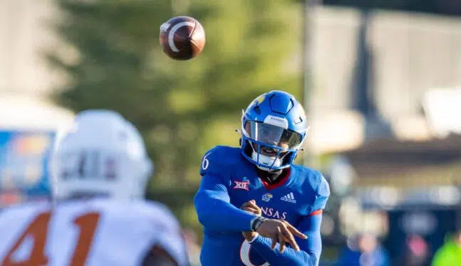 Texas stampedes Kansas 55-14