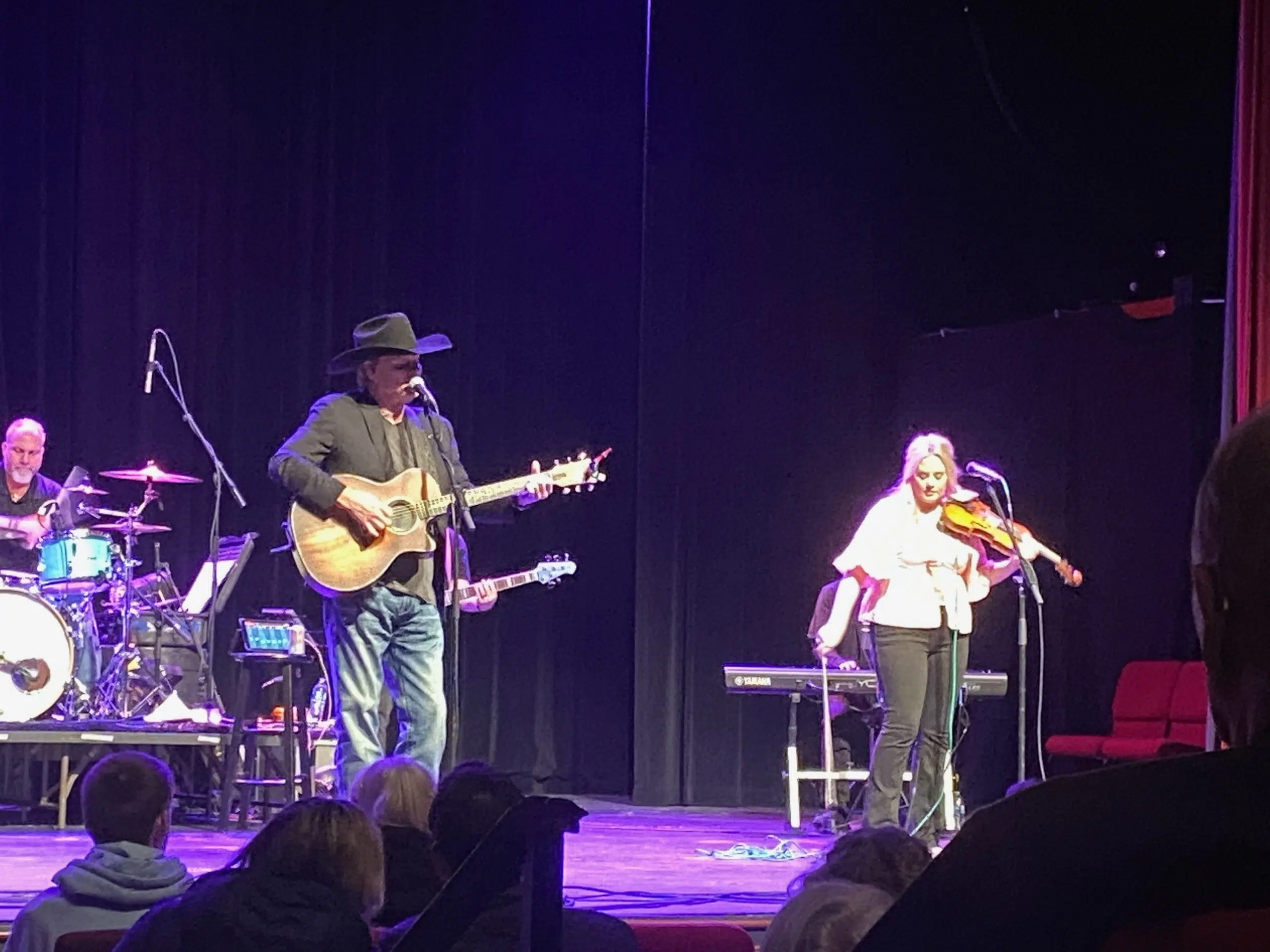 Doug Stone Concert brings Classic Country to Granada Theatre