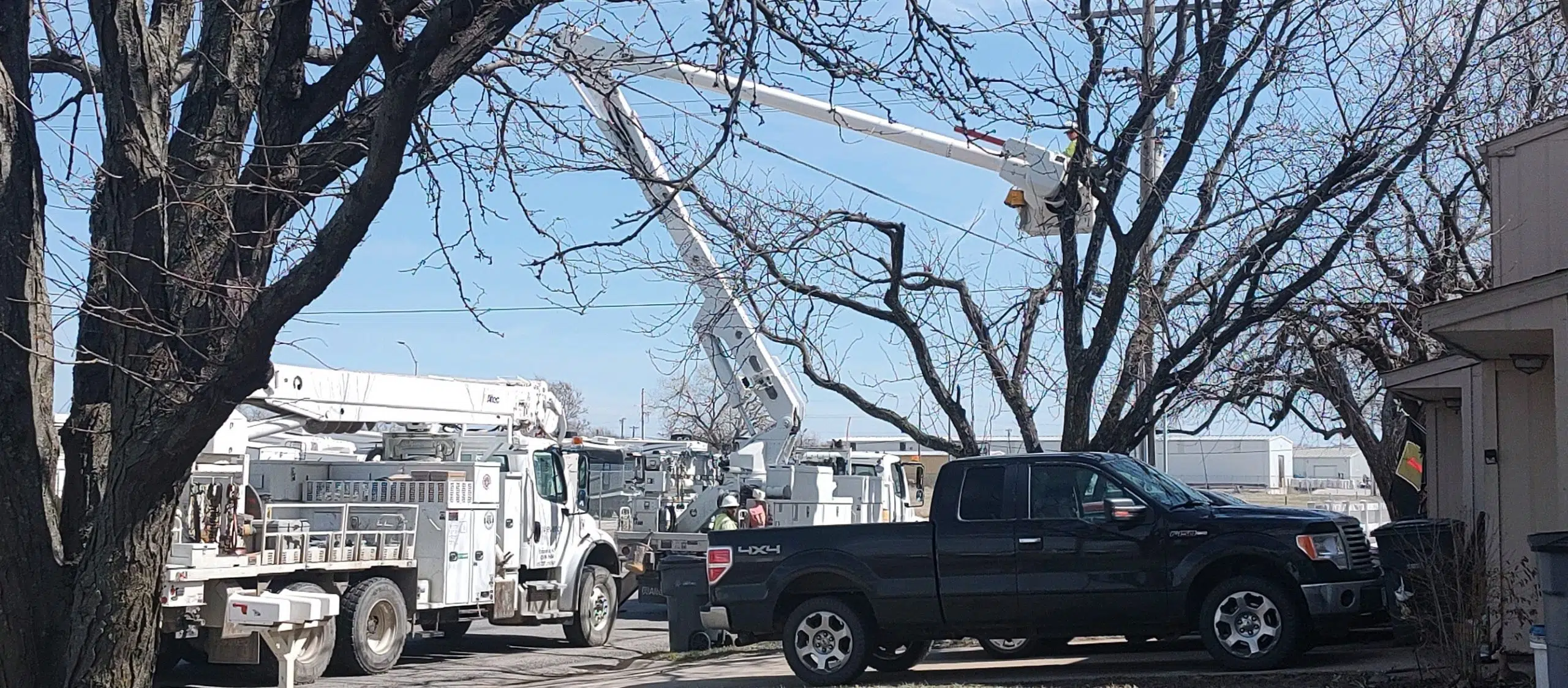 UPDATE: Vehicle downs pole leading to grass fire in west Emporia Monday afternoon; Power restored to all customers following resulting outage