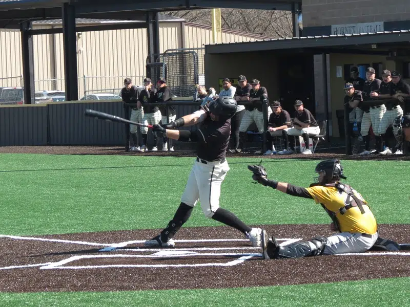 Washburn walks off with 7-6 win over Emporia State baseball