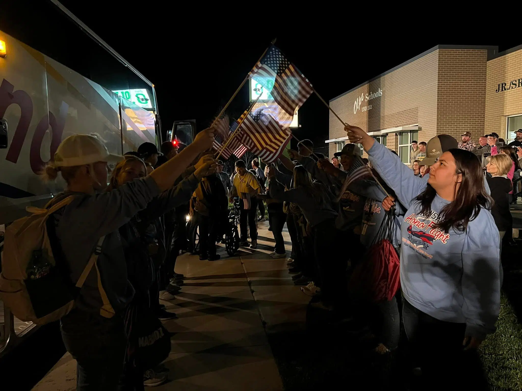 'Well worth it:' Veterans, students delighted by USD 252 Honor Flight's latest trip