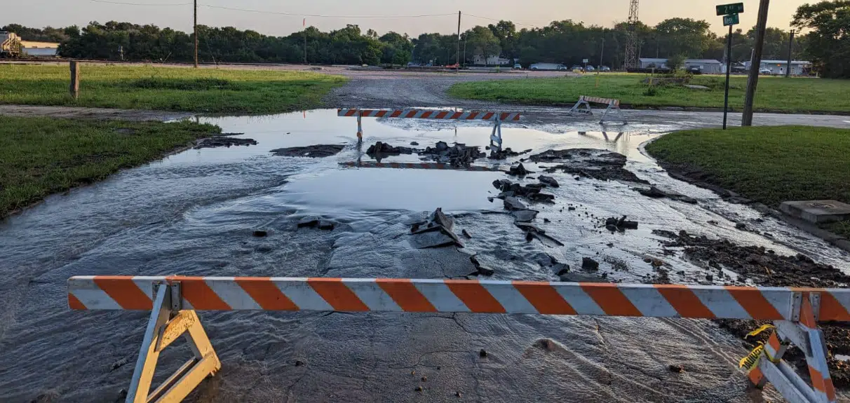 UPDATE: Repairs complete, service restored following early morning watermain break Watermain break reported at West Street and 2nd Avenue