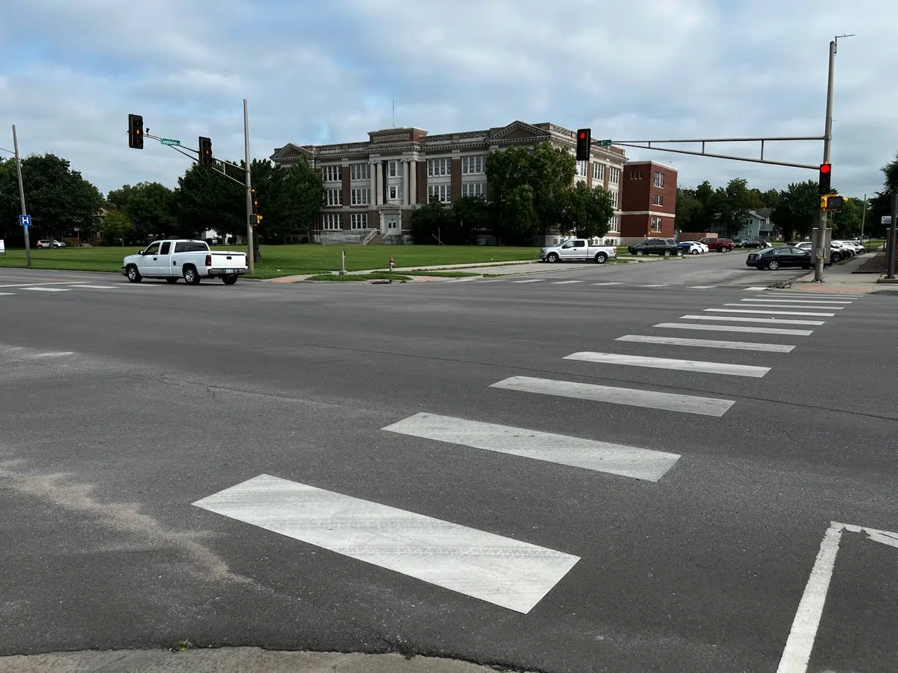 Abandonment of Sixth and Constitution stoplight, property acquisition near Municipal Airport among agenda items for Emporia City Commission