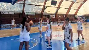 Emporia State women's basketball falls in first game of Italy trip