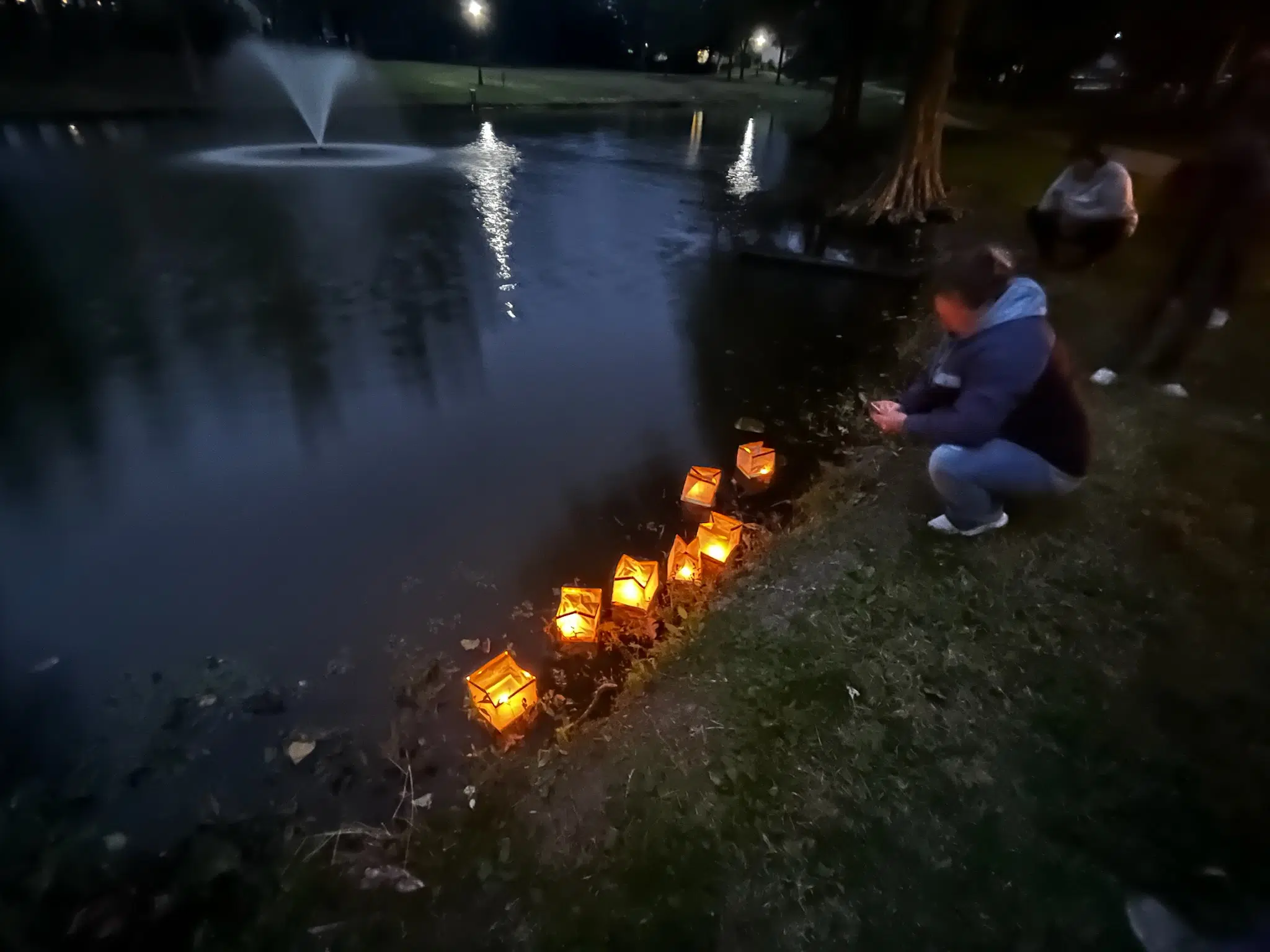 Wave of Light pregnancy loss, miscarriage remembrance ceremony held Sunday