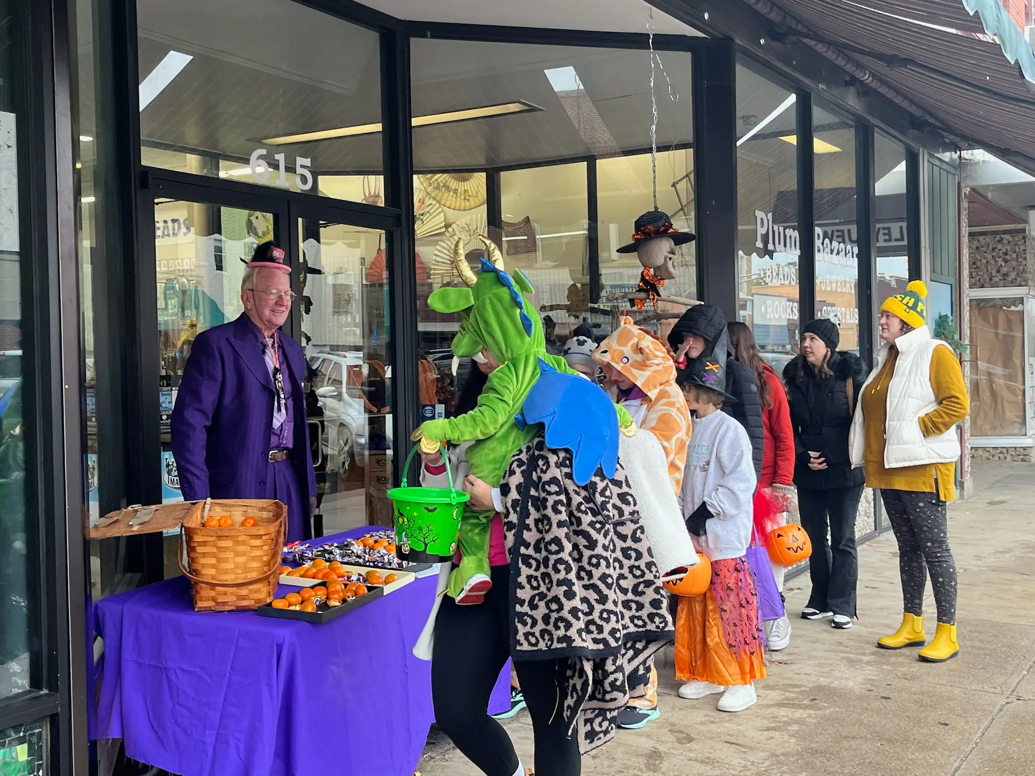 Emporia Main Street holds downtown trick-or-treating event