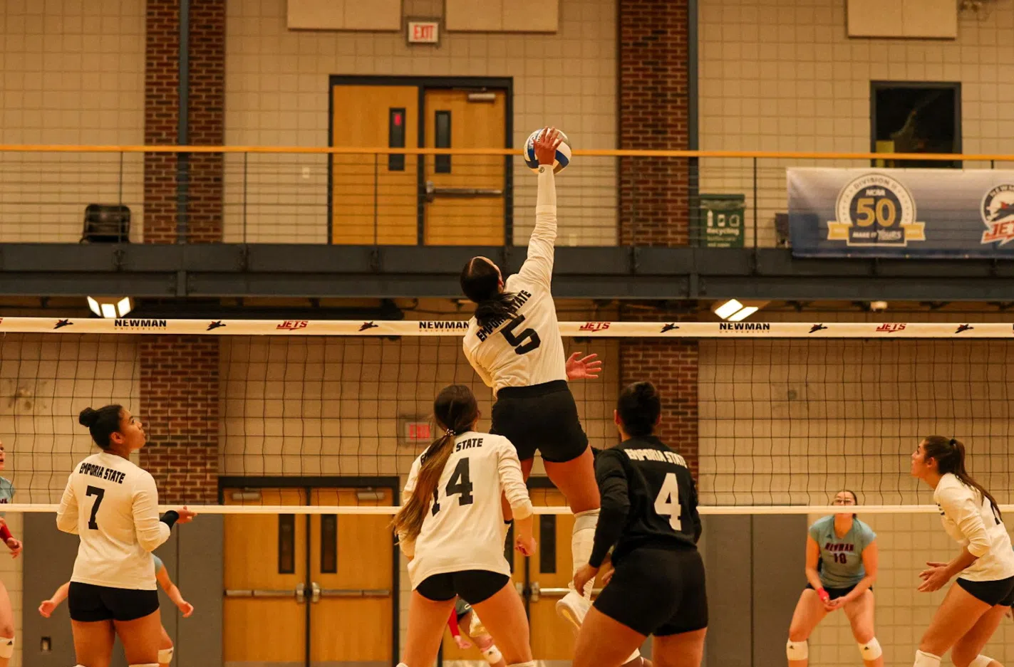 Lady Hornet Volleyball Punches Ticket to MIAA Tournament in Wichita