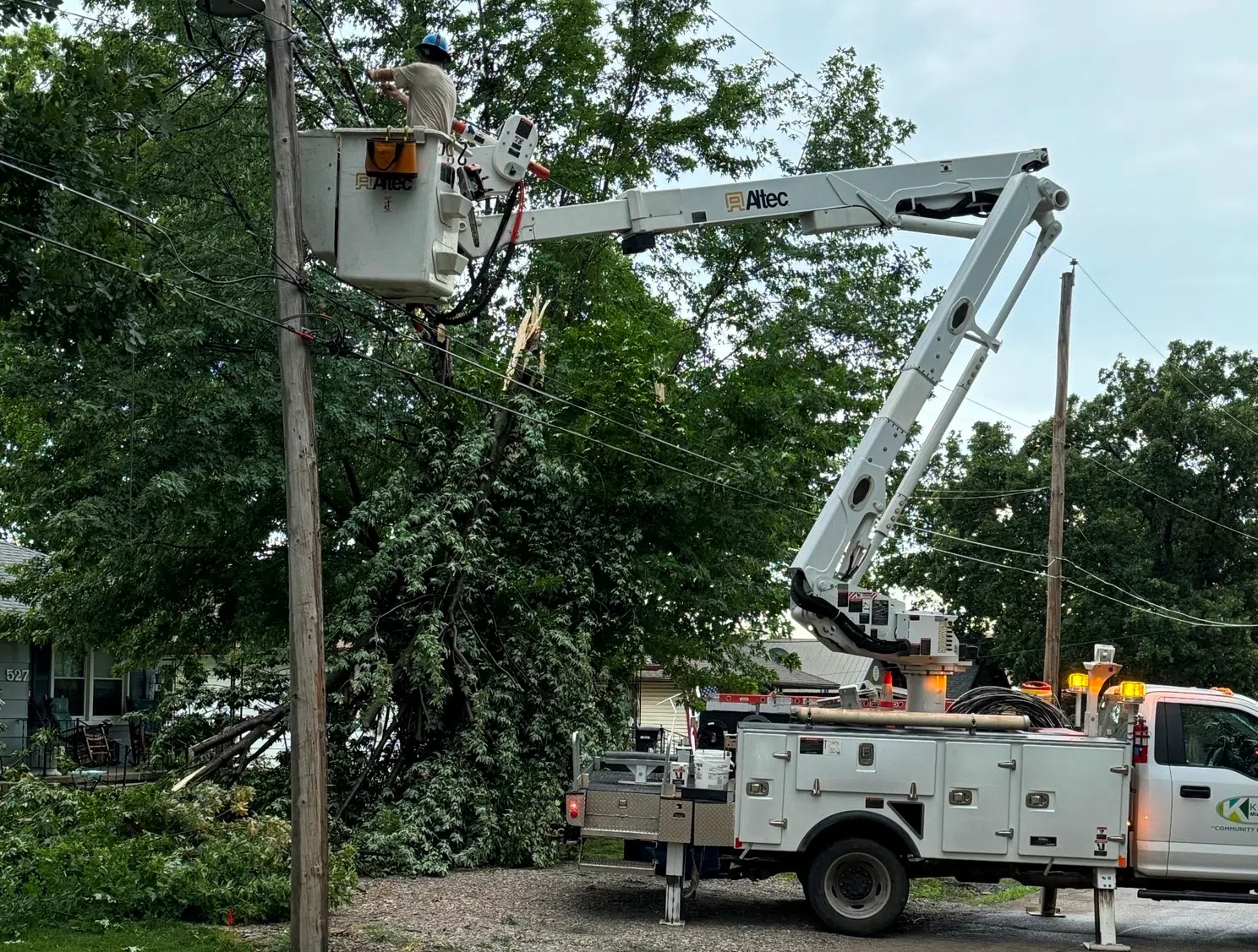 WEATHER: Severe storms push across area Wednesday morning