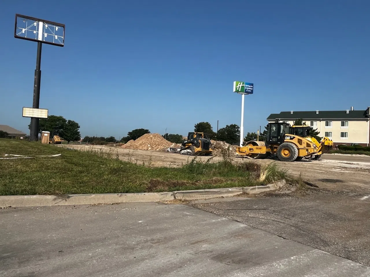 Dirt work resumes for Emporia's next hotel