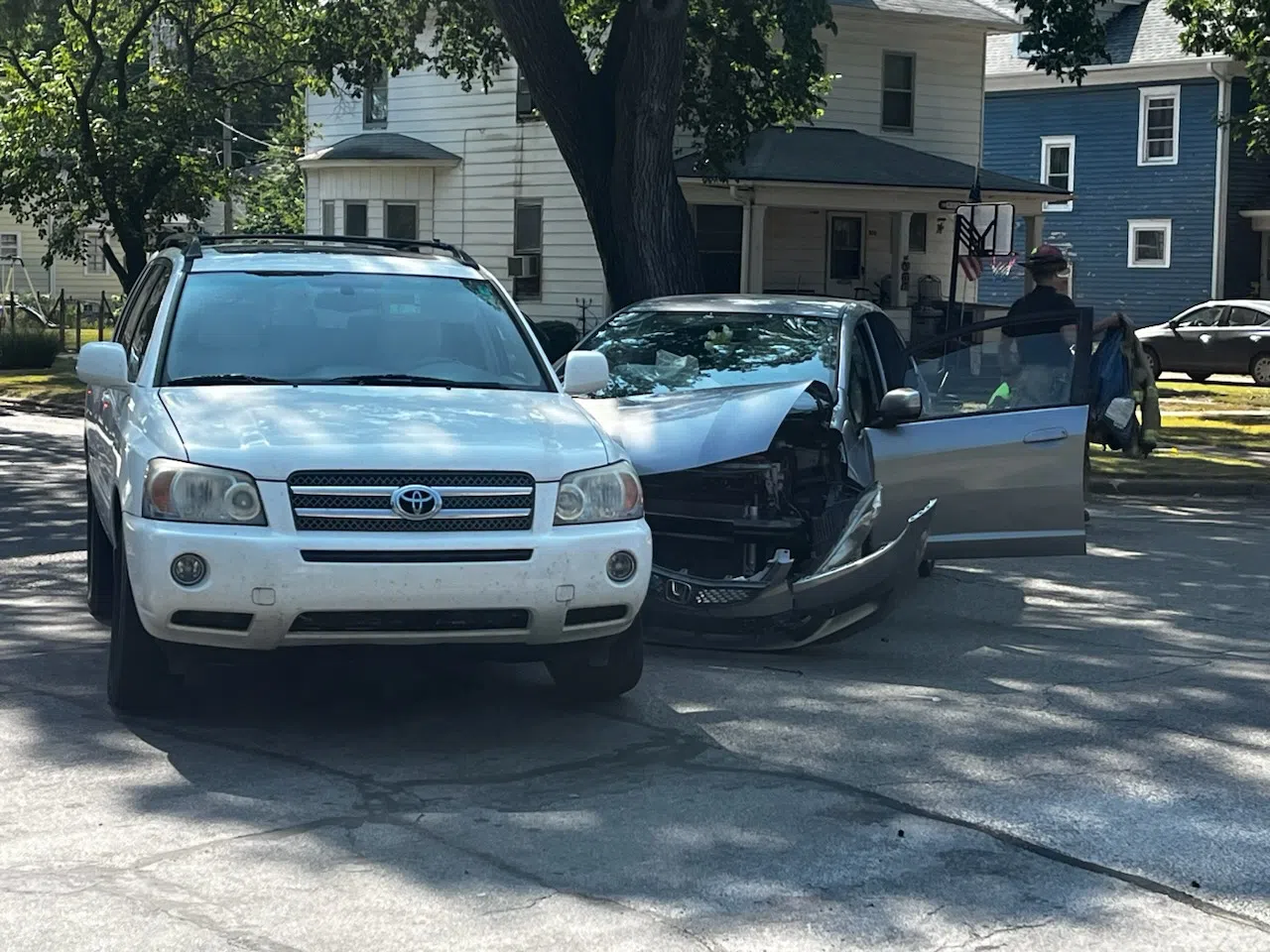 Minor injuries reported after Saturday crash in central Emporia