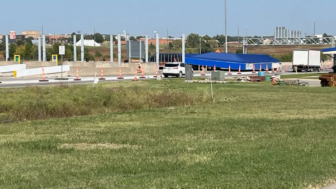 Tollbooth canopy removed at Kansas Turnpike's Emporia gate