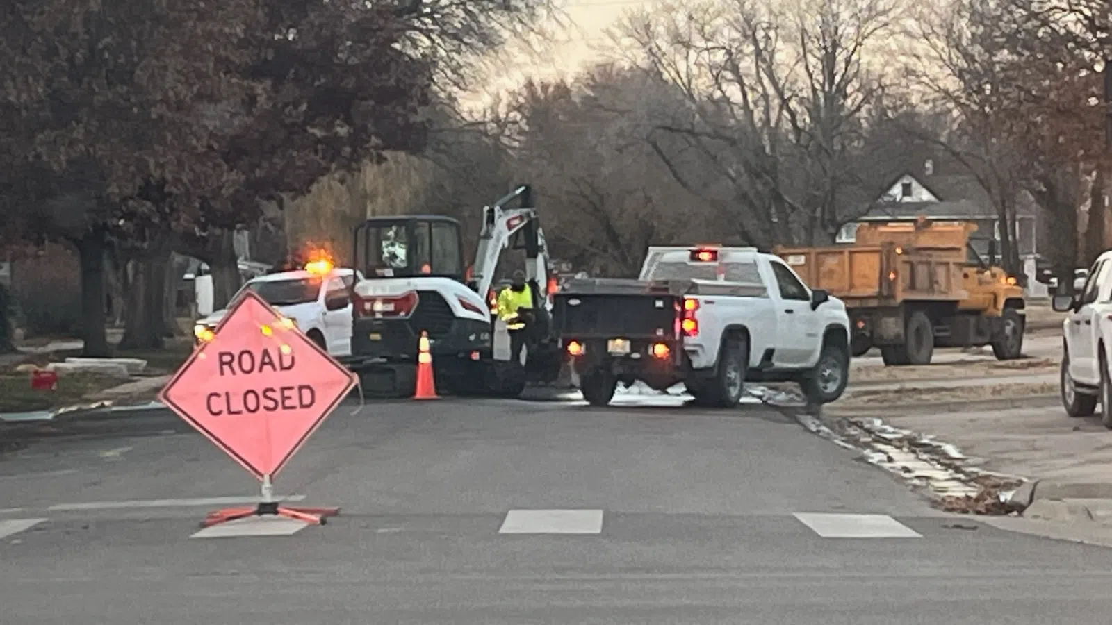 600 block of Congress remains closed after two water main breaks, joint leak Tuesday