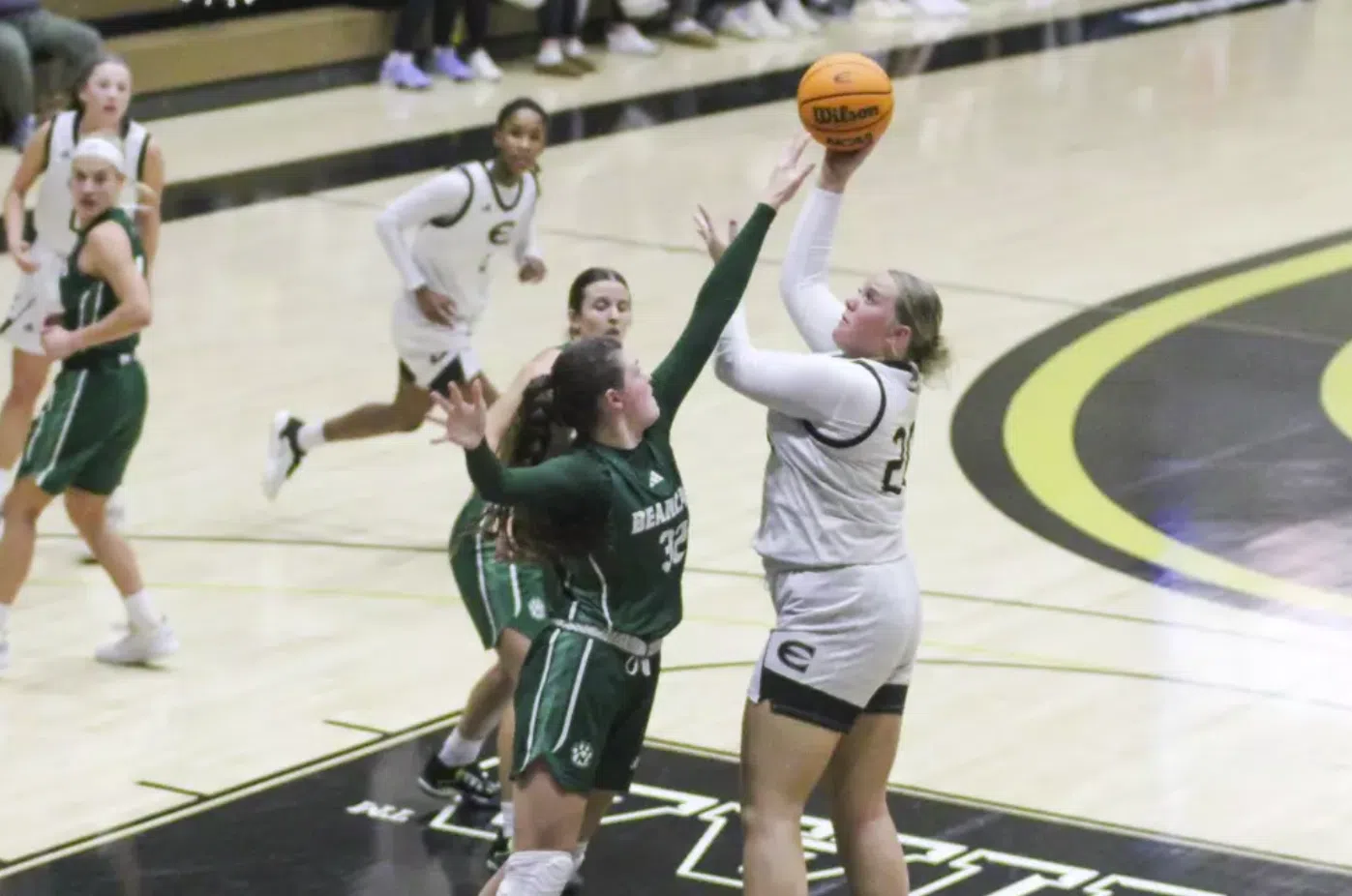 Lady Hornets Open MIAA Play with Upset of #9 Bearcats; Men Fall to Northwest