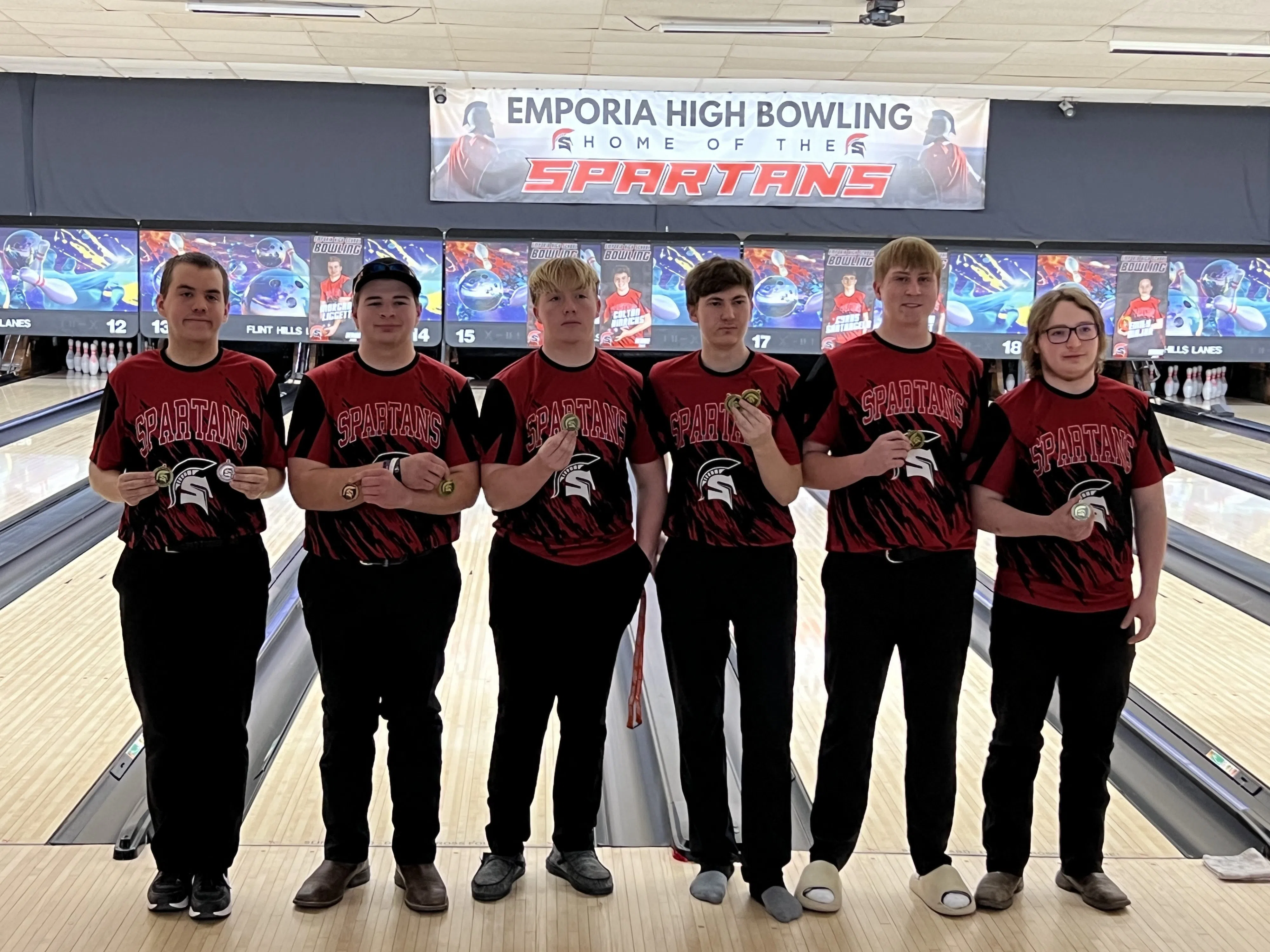 Emporia High boys bowling takes first in home invite; girls take second