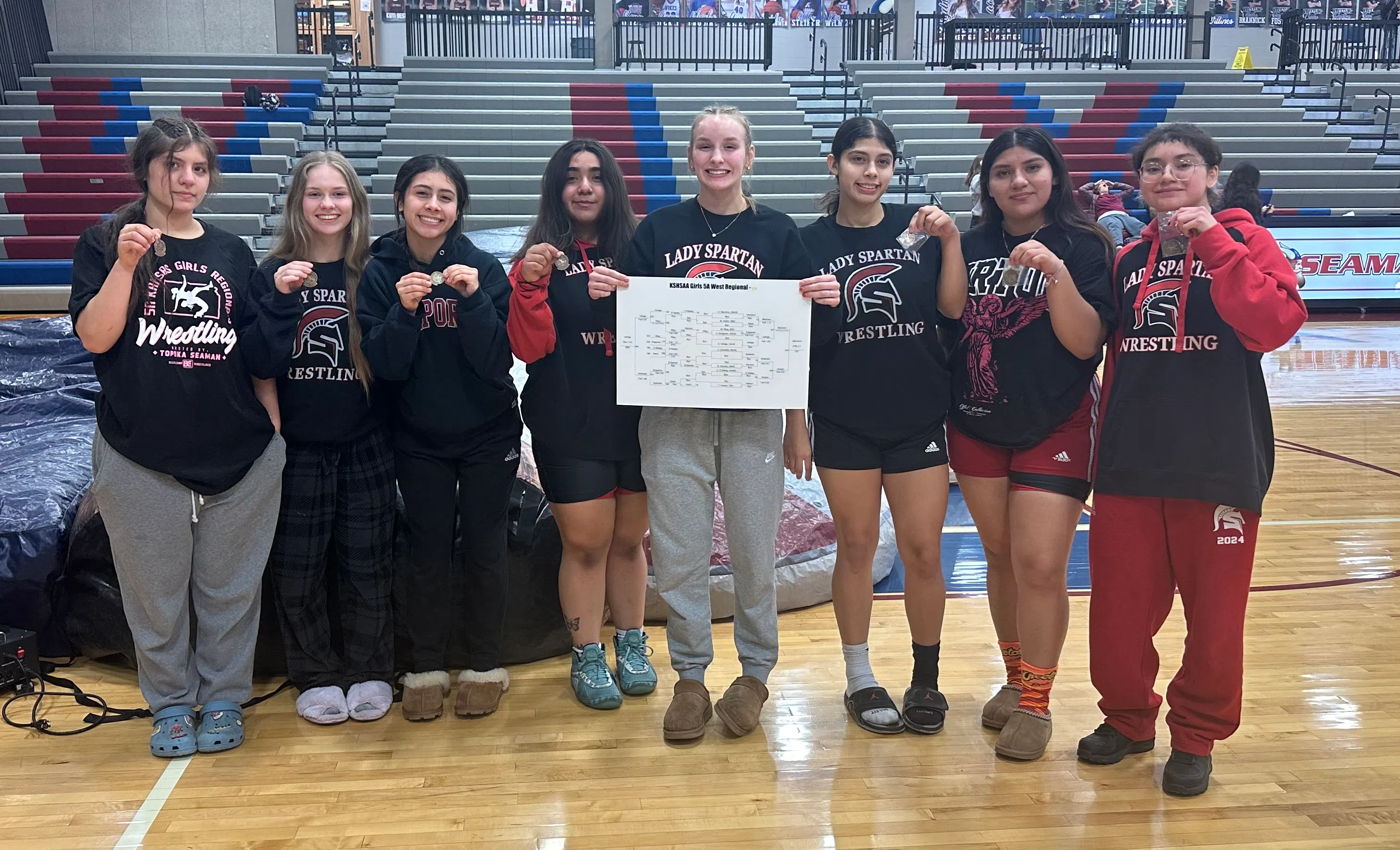 Emporia High girls wrestling qualifies 10 for state, 4th at regionals