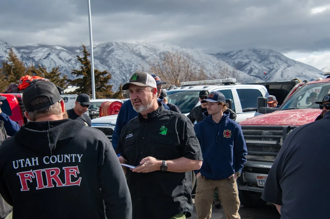 Red flag warnings Monday, fire weather watches Tuesday; Kansas Forest Service brings in reinforcements from Wyoming and Utah