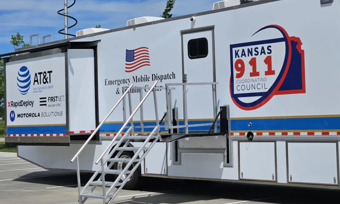 Kansas 911 Coordinating Council and FirstNet Authority unveil new mobile dispatch center available to 911 agencies across the state Thursday