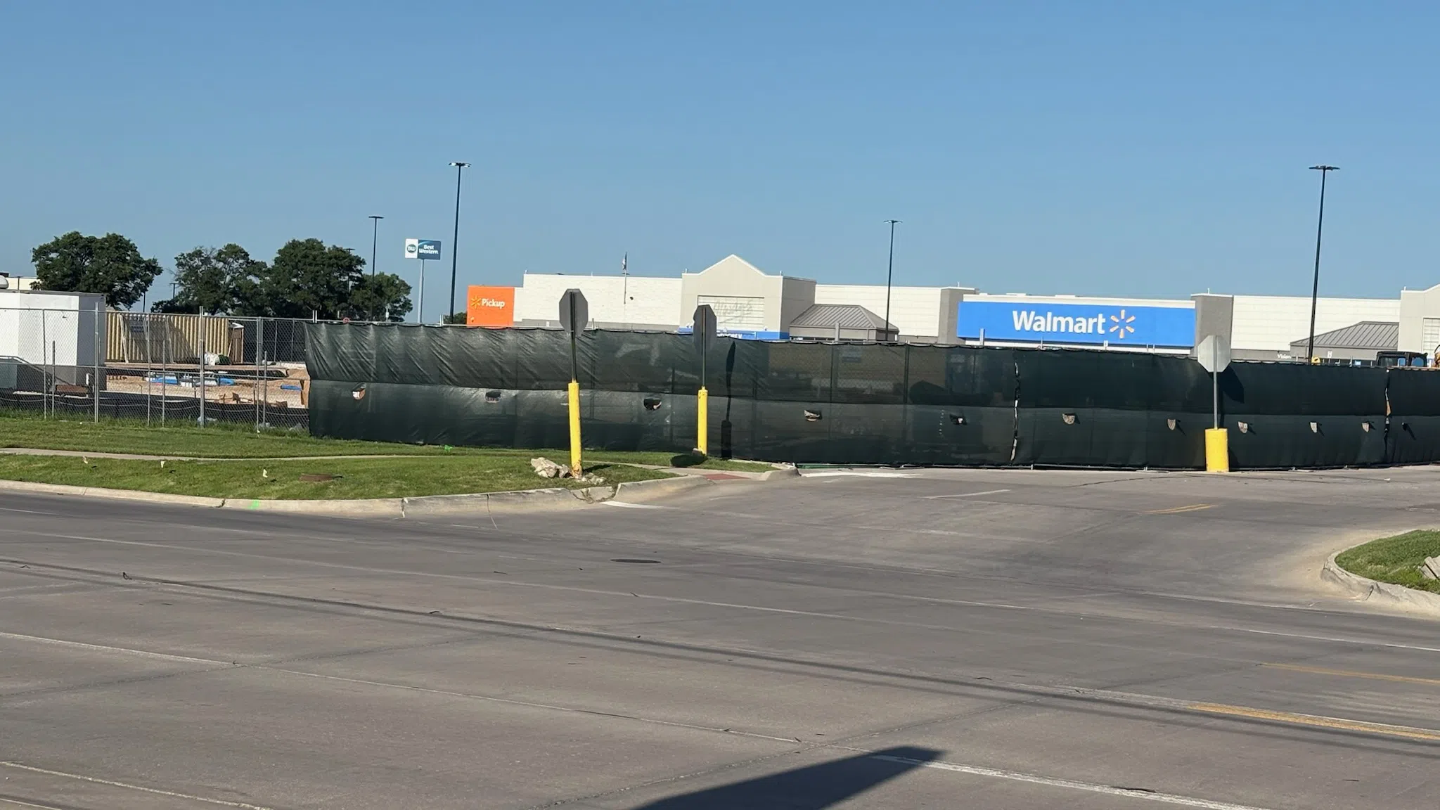 Lane drops part of Walmart gas station project