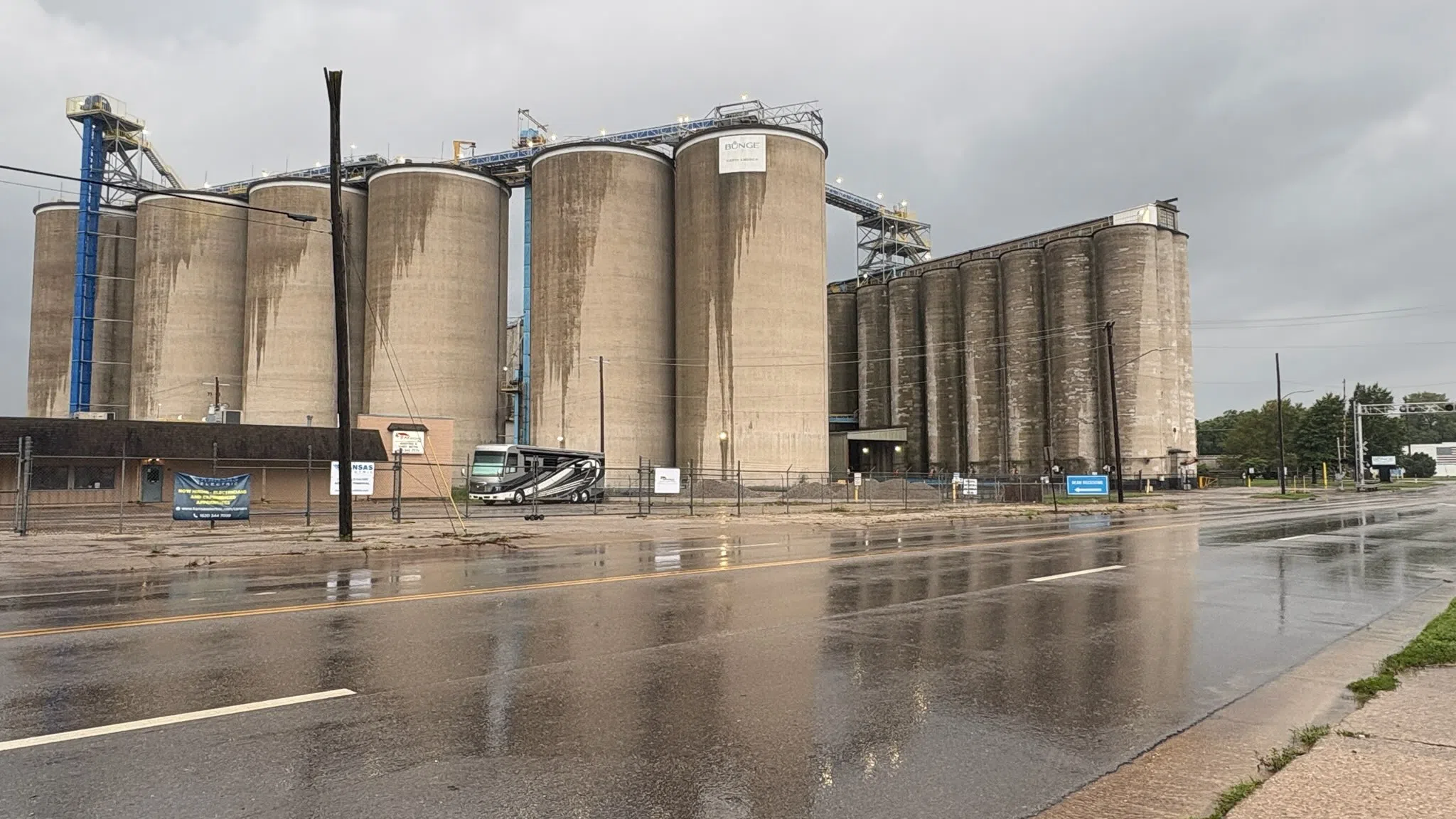 More rain possible as wet Labor Day weekend continues; flood warning issued for Cottonwood at Florence