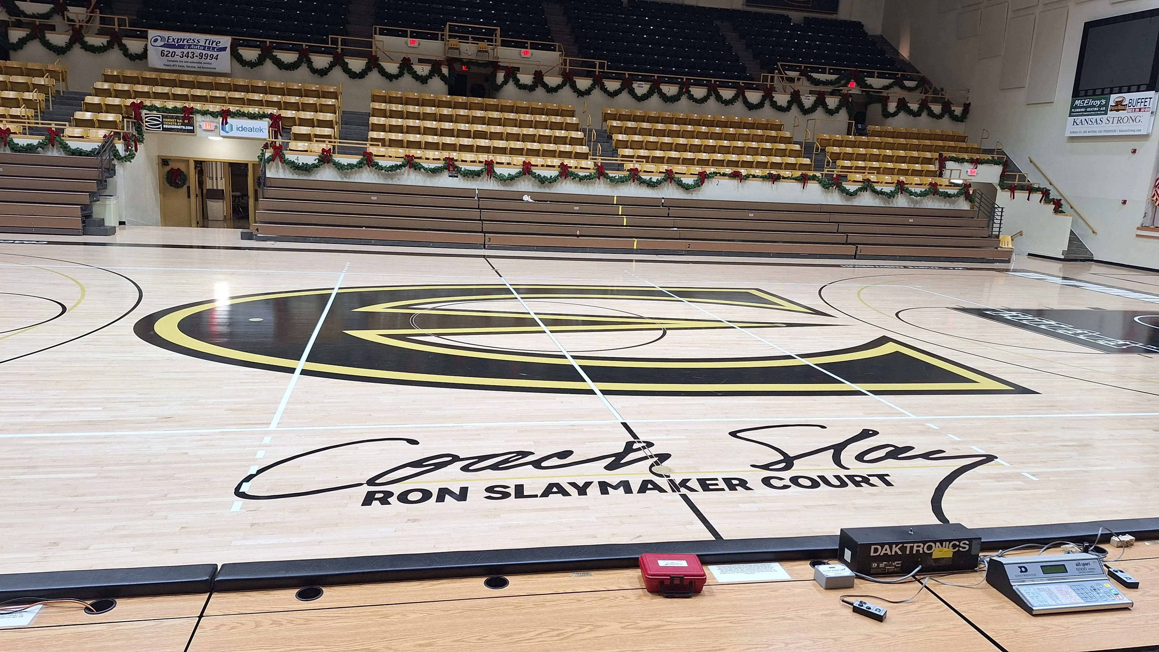 Lady Hornets Hold Off Blue Tigers 74-64