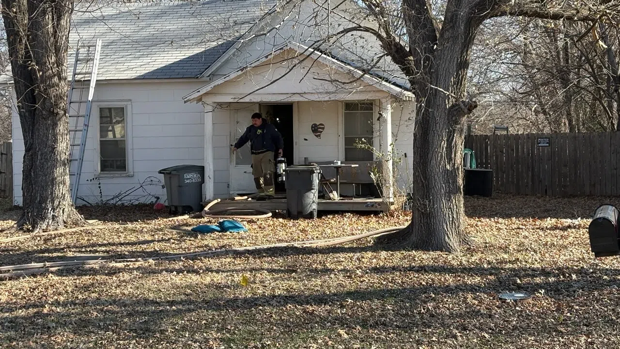 Small fire reported near Sixth and Woodland