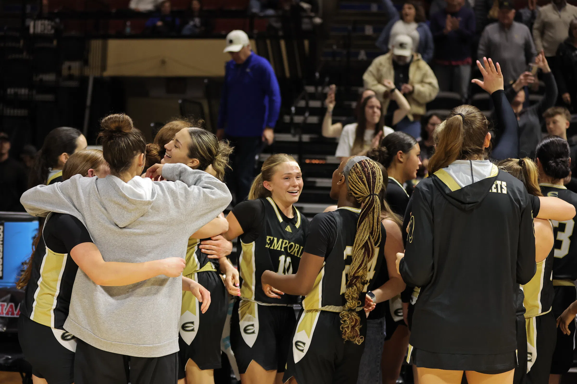 12-2 Run Lifts Lady Hornets in MIAA Tournament