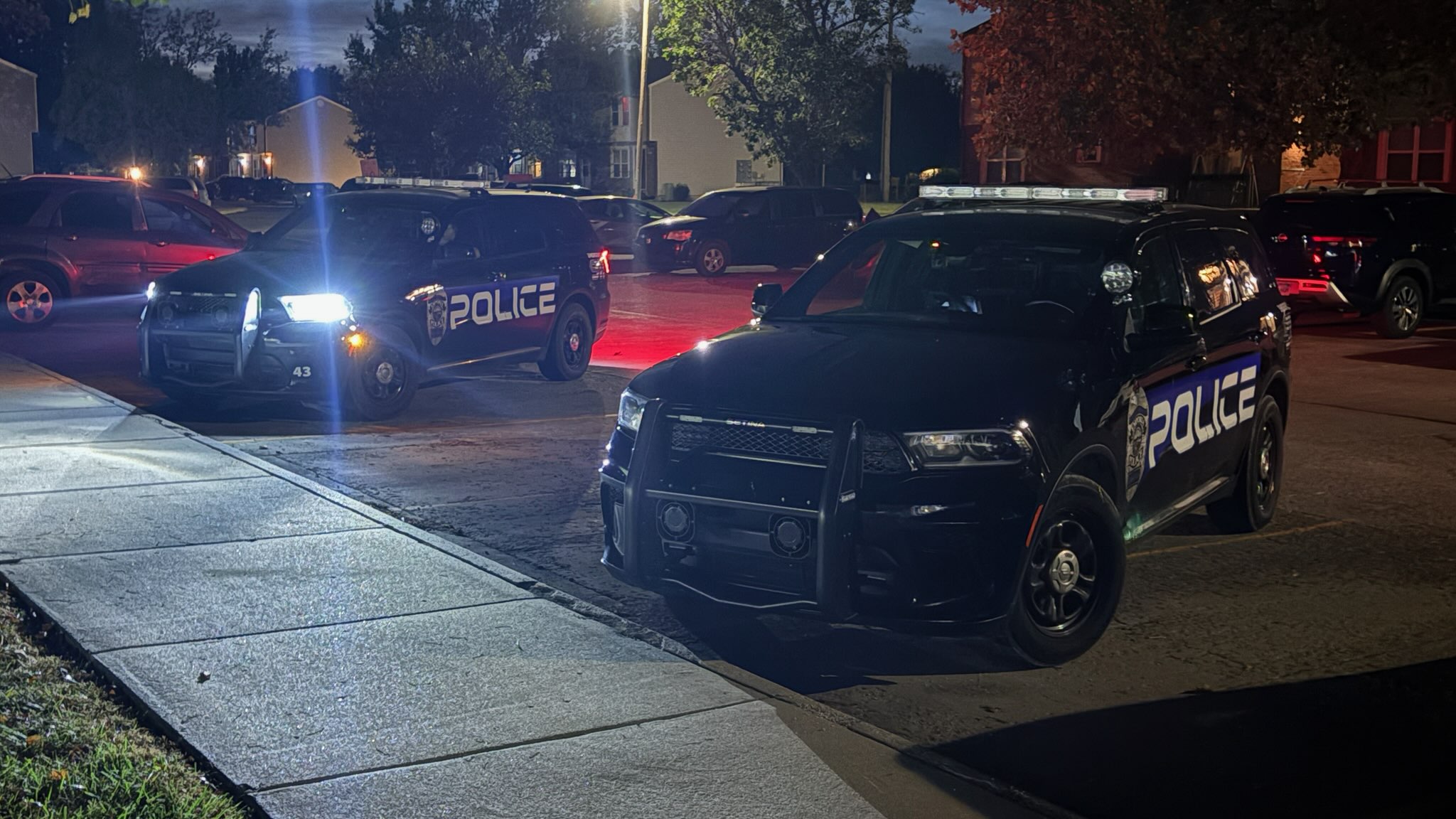 Investigation underway after overnight wreck into Emporia streetlight