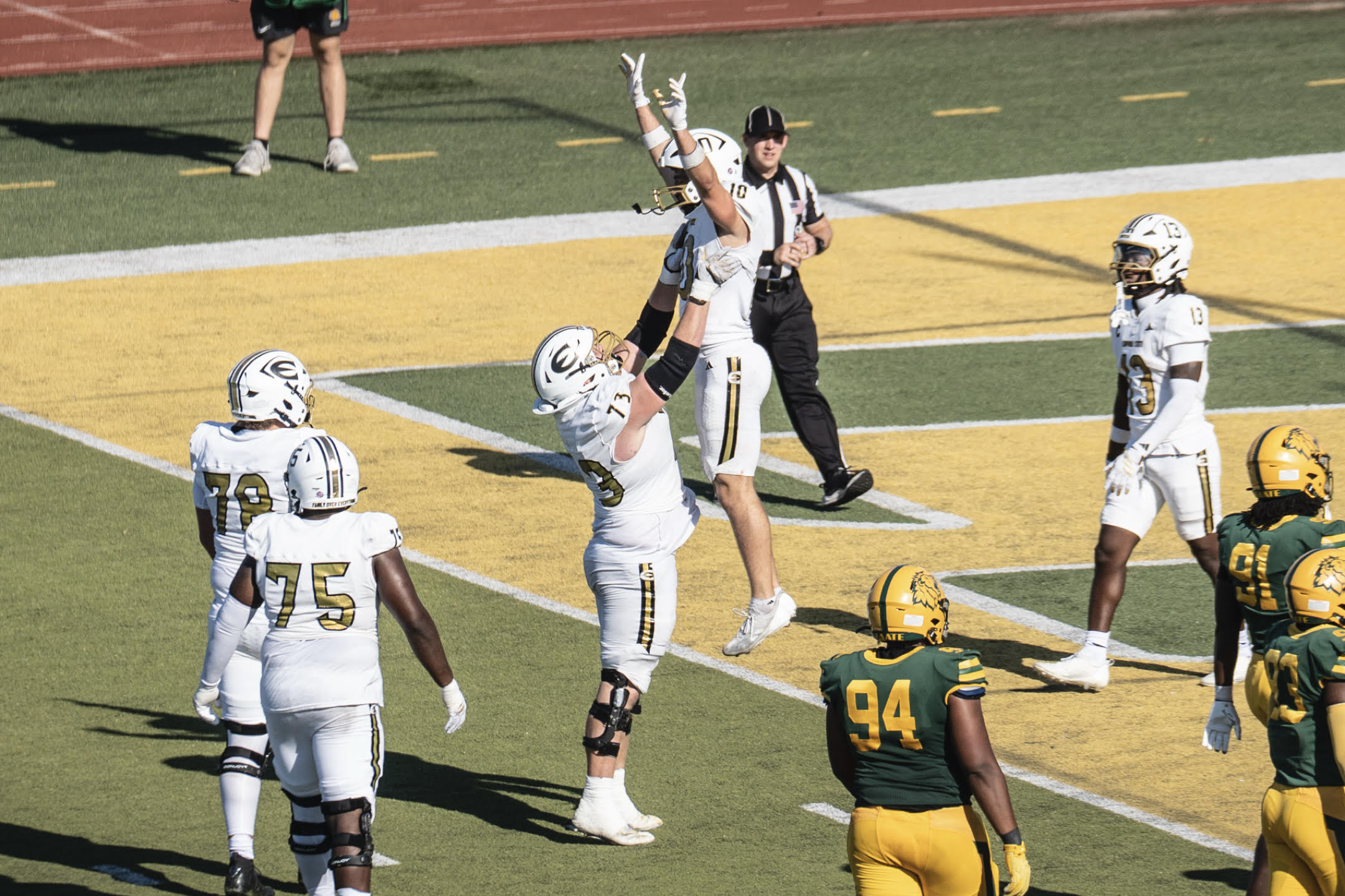 #9 Hornets Move to 6-0 with 35-21 Win Over MoSo