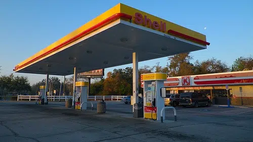 Gas Prices Drop in Illinois, But Stay Above National Average 