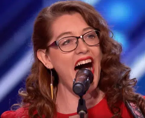Mandy Harvey - She may have lost her hearing, but she still has the skill and talent! AMAZING!!!