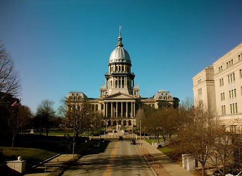 Illinois House Won't Vote On Governor's Vetoed Education Plan 