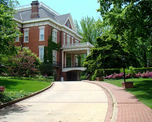 Illinois Governor's Mansion Reopens To The Public