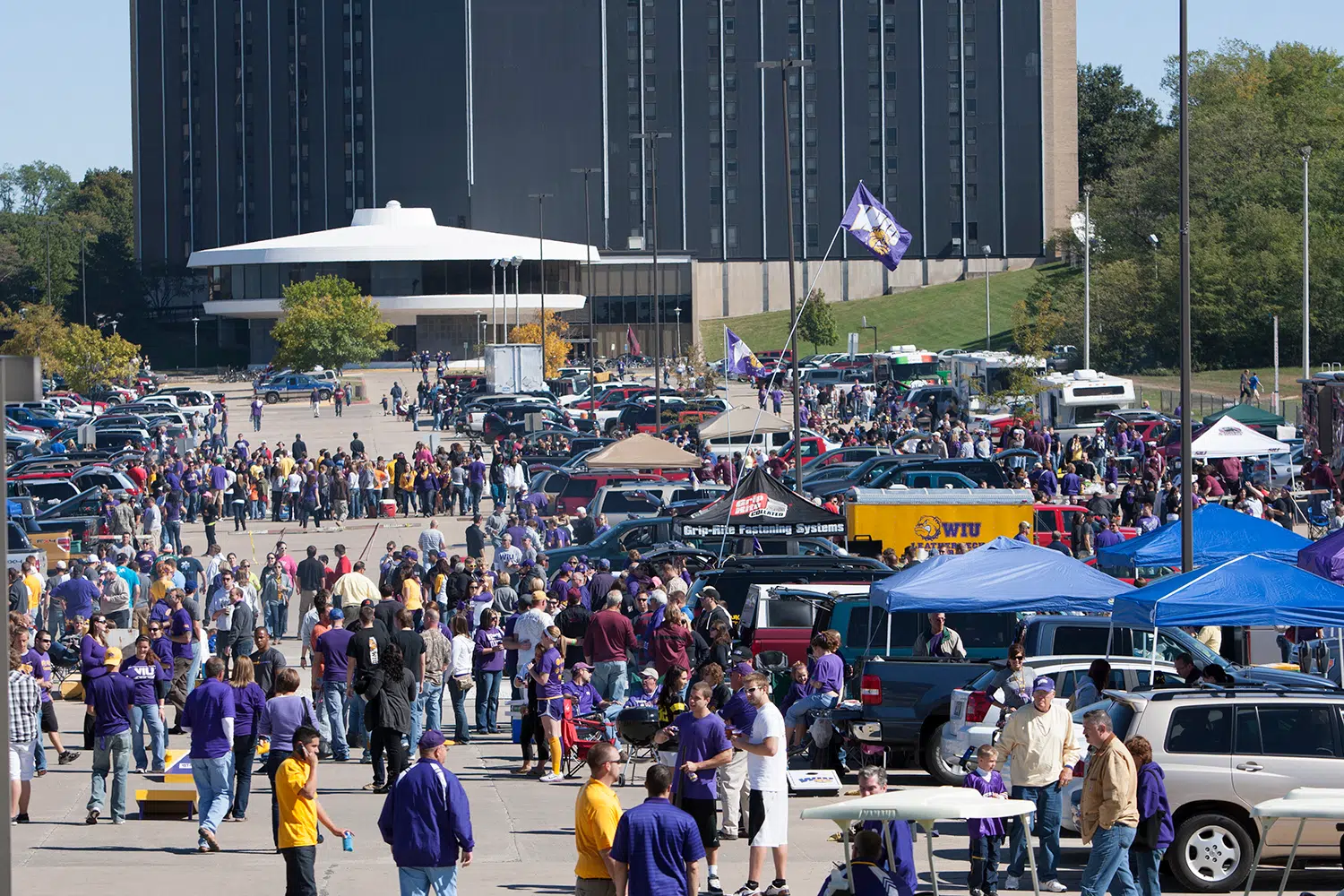 Western Illinois University To Try Beer Sales At Football Games