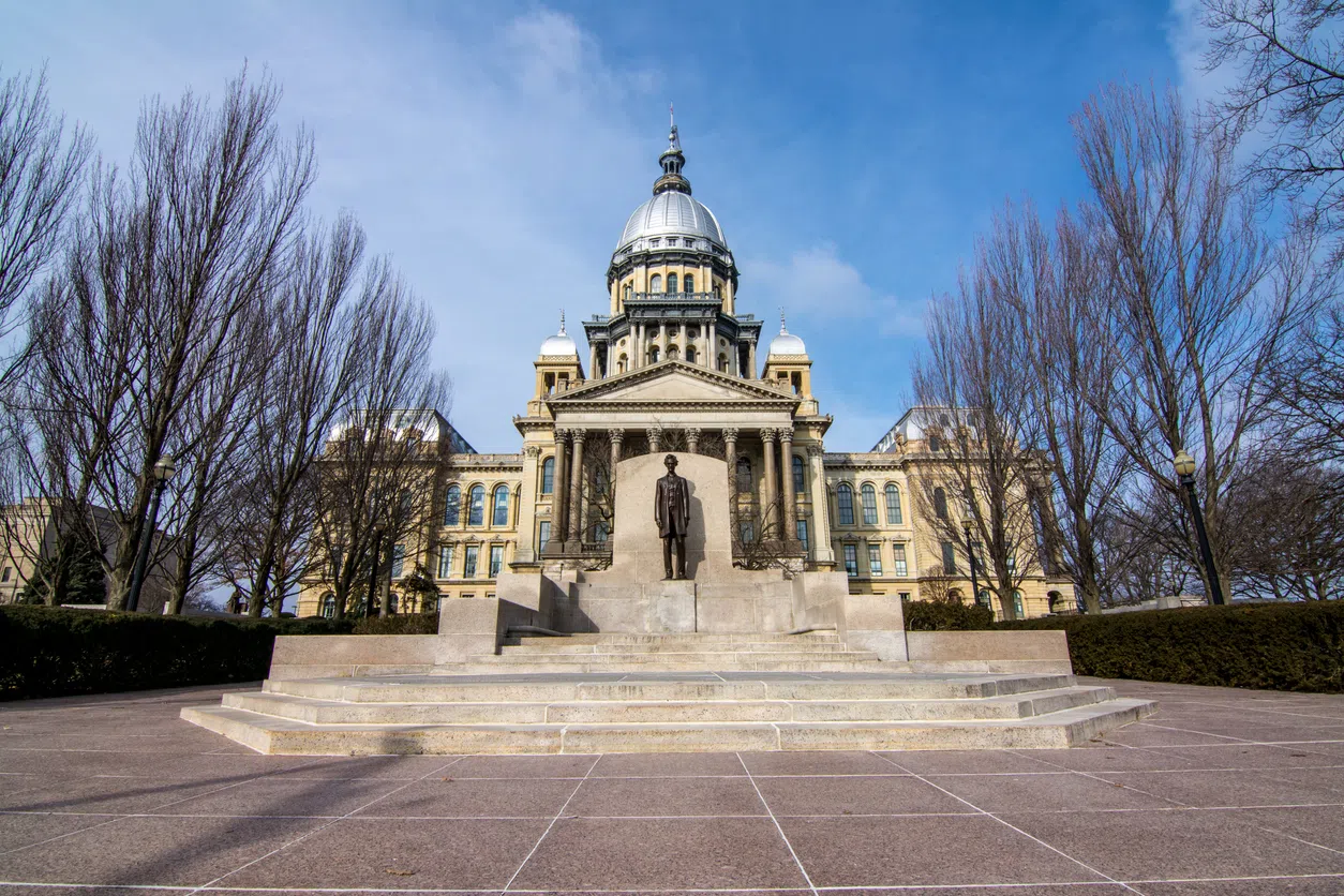 Illinois Senate Approves First Responder Mental Health Legislation