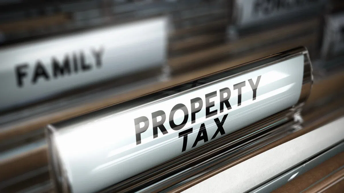 South Dakota residents frustrated with current property tax rates ABERDEEN, SD (KELO.com) -- A legislative committee got an earful this week, hearing from frustrated residents and local government officials on property taxes. Northern Plains News…