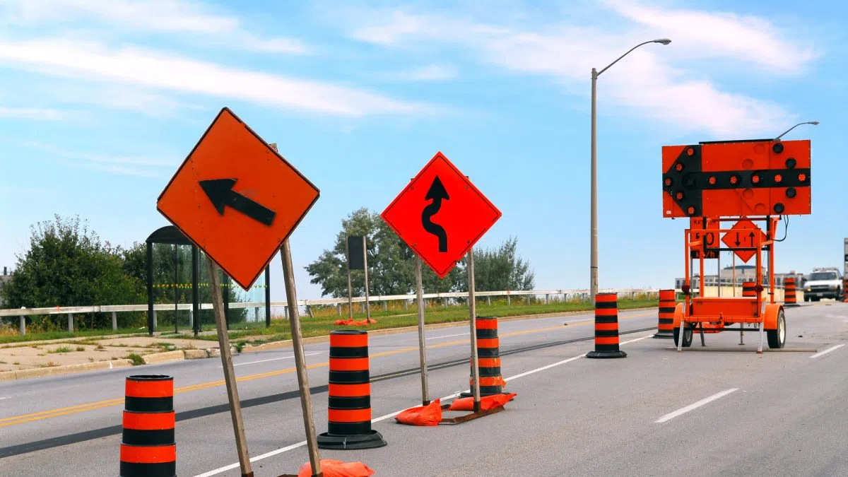 Cliff Avenue under construction affecting commute to Sioux Falls schools SIOUX FALLS, SD (KELO.com) -- Construction crews are working non-stop to open key intersections in time for the beginning of the school year in Sioux Falls next week. Cliff Avenue…
