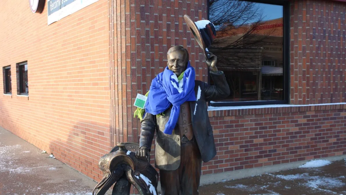 Charitable organizations are giving away coats with help from the bronze presidents in Rapid City