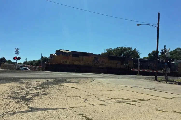 Vandalia Mayor to ask to have trains permanently slow down when coming thru town