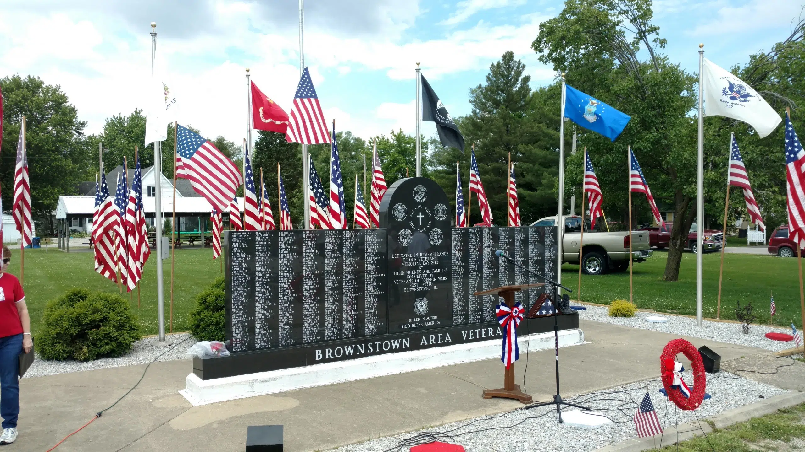 Large crowd on hand for Brownstown Memorial Day service 