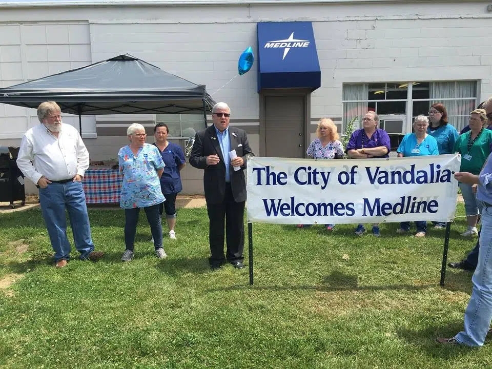 Medline holds Ribbon Cutting, celebrates one year in Vandalia 