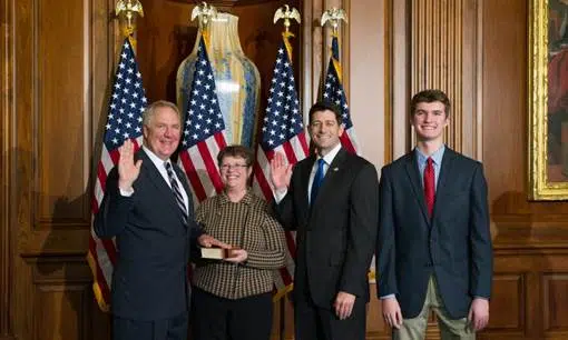 Congressman Shimkus takes oath for new term in office 