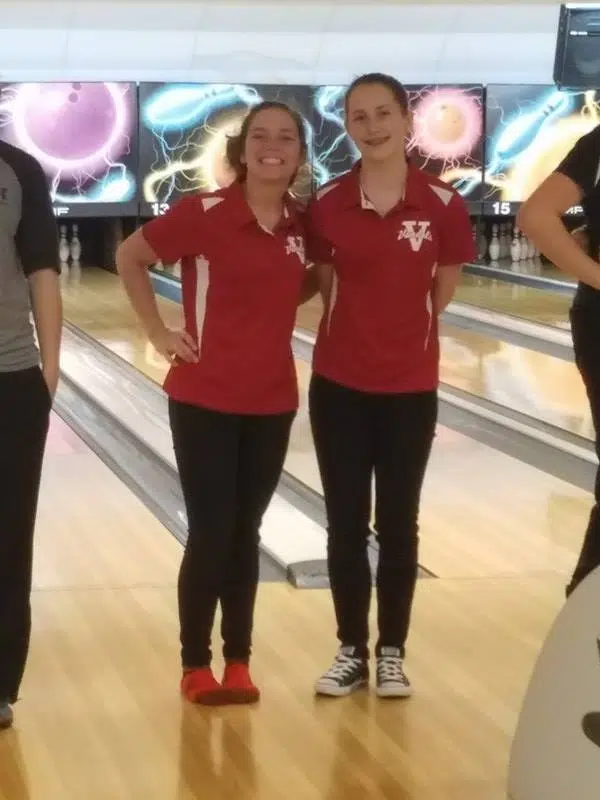 Lady Vandals bowling finishes 7th as a team at Regional, Richardson and Warner advance to Sectional