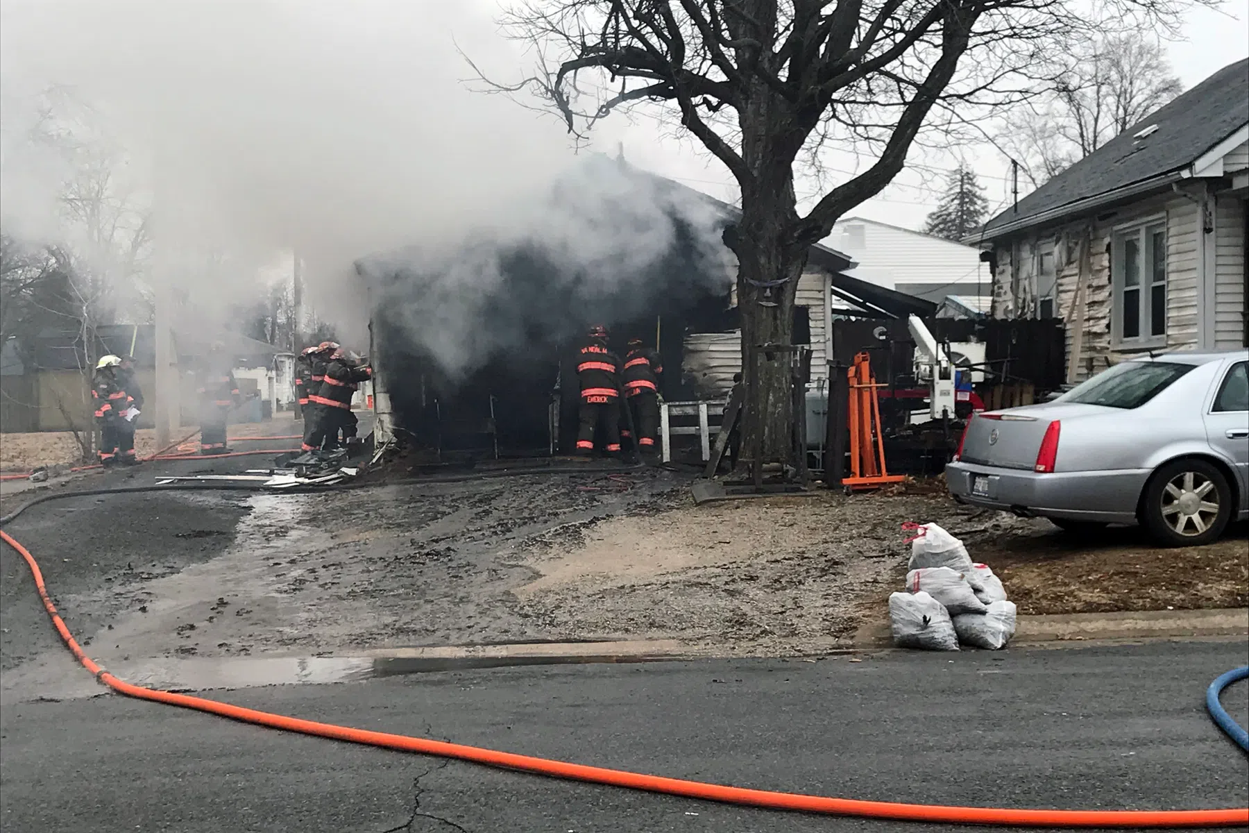 Vandalia Fire Dept handles Garage Fire on Thursday